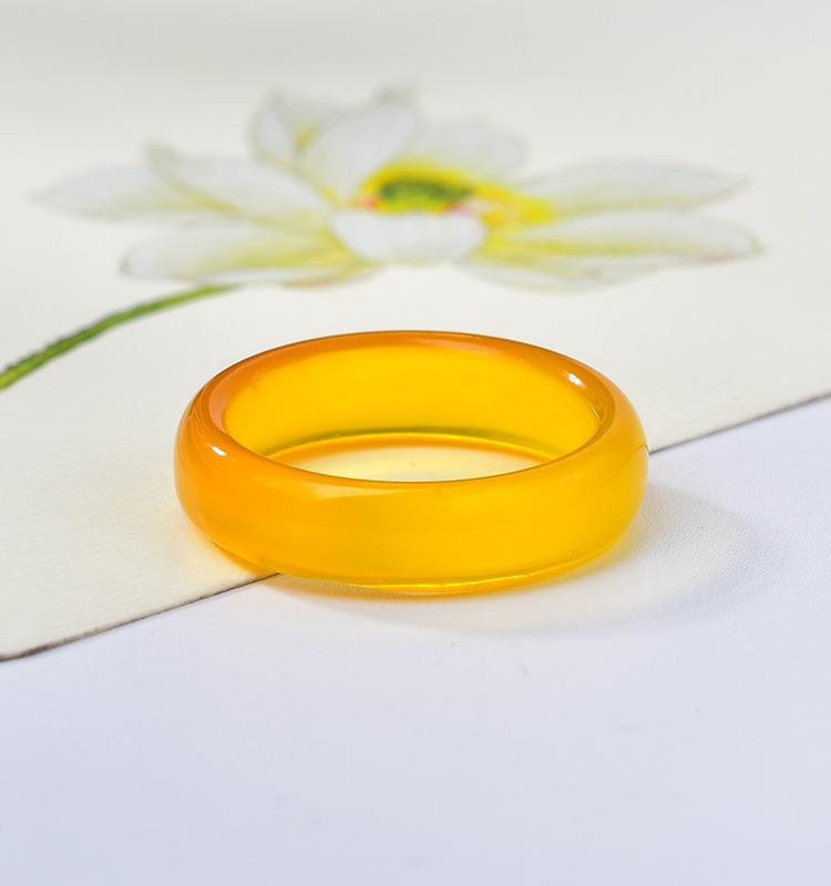 ice-like white chalcedony natural brazil agate ring ring shank handheld flexible ring jade chalcedony ring couple rings jade wholesale Application Scenario