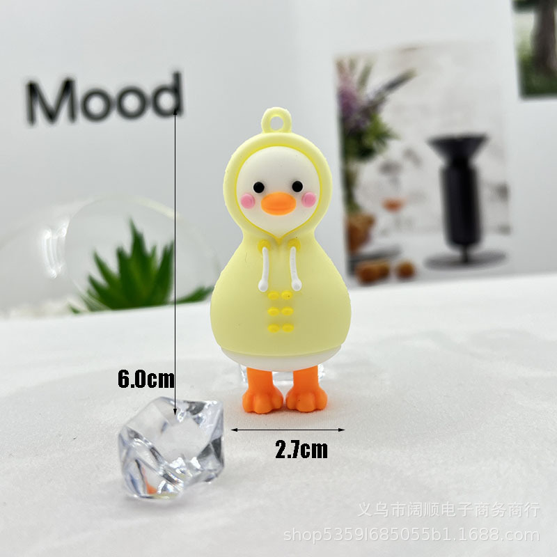 cartoon travel duck keychain pendant head tilt duck keychain backpack duck keychain pendant little yellow duck doll Item Picture