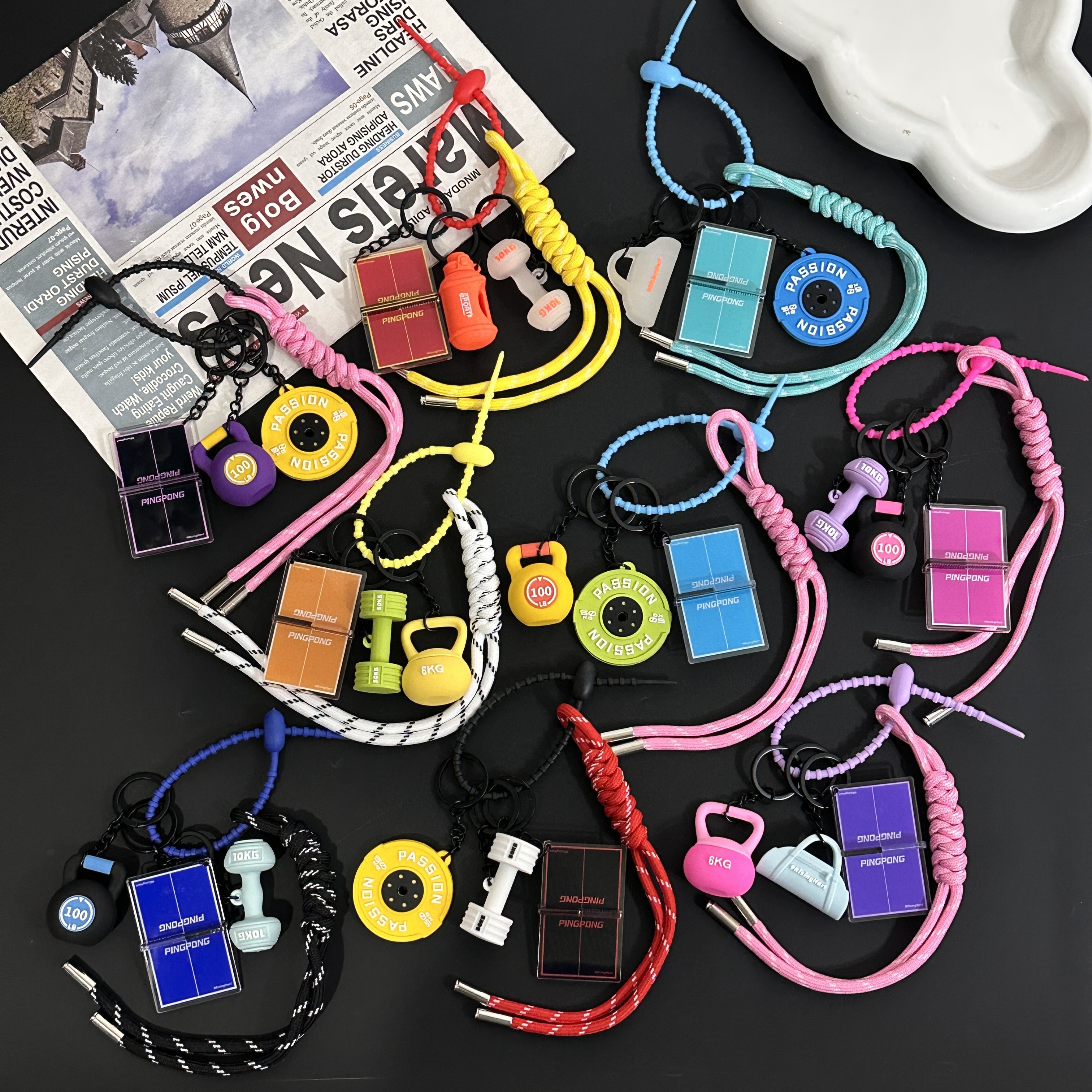 新款跨境健身钥匙扣配件ins风包包挂件饰品成品组合背包挂饰文创礼品