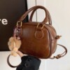 niche retro bowling bag for women 2025 new fashion shoulder messenger bag advanced texture coffee color handbag Application Scenario