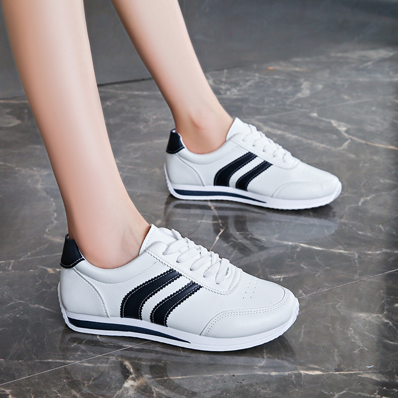 fall 2025 new lace up casual sneakers soft bottom running shoes versatile student shoes flat non-slip women's shoes Item Picture