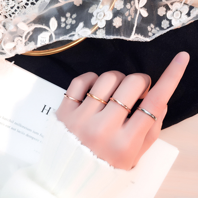 european and american new fashion simple glossy titanium steel ring 18k rose gold plated spherical stainless steel couple ring female Application Scenario