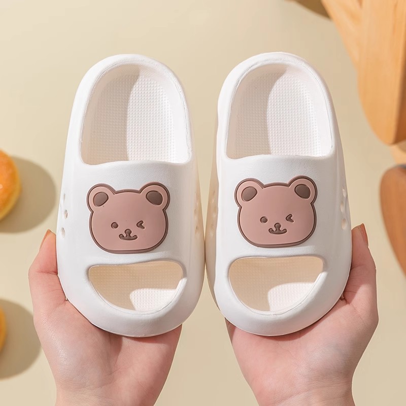 children's slippers 2024 new home non-slip medium and large children's cute little girl bath shit feeling children's sandals Application Scenario