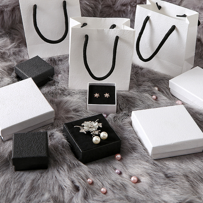 solid color black and white jewel case and packing box simple fresh earrings bracelet necklace ring stud earrings paper jewelry packaging box details Picture