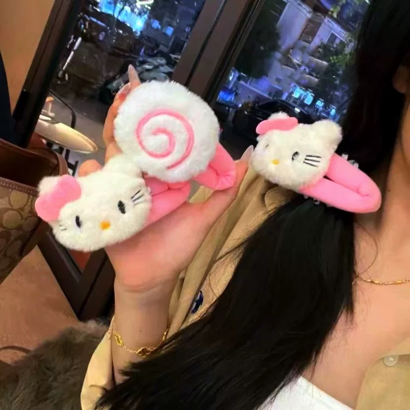 autumn and winter cute bear plush barrettes large furry hairpin girl side bang clip fresh cartoon hair accessories Application Scenario