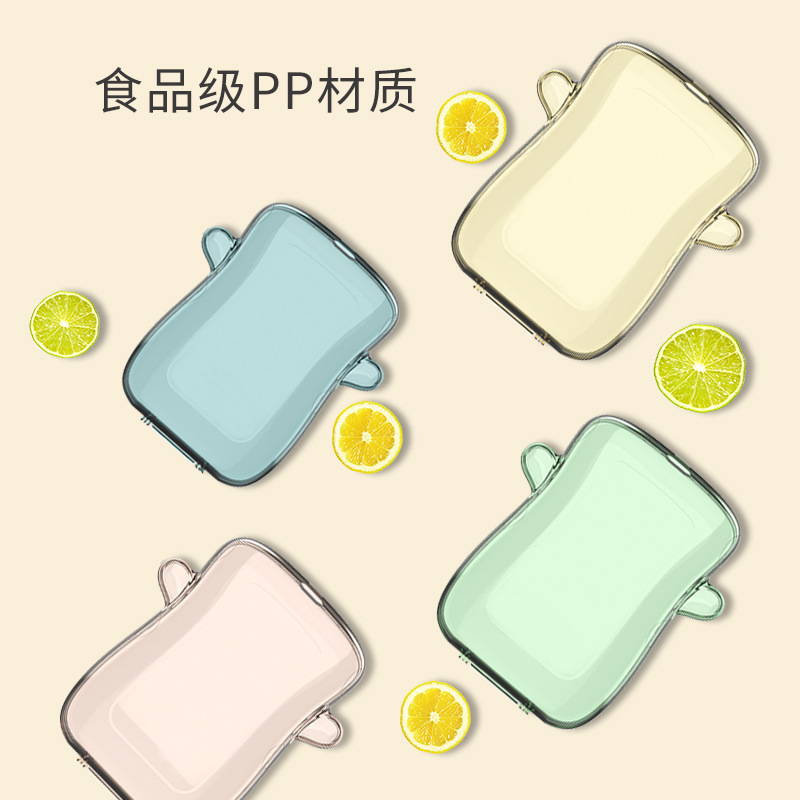 children's tableware infant anti-extrusion fruit puree boxes sucking bags auxiliary complementary food baby feeding artifact non-stick hand Application Scenario