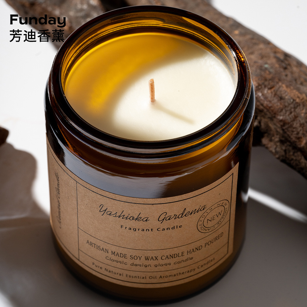 fangdi cross-border hot selling cream brown cup candle fragrance essential oil smoke-free soy wax high-end hand gift aromatherapy candle Application Scenario