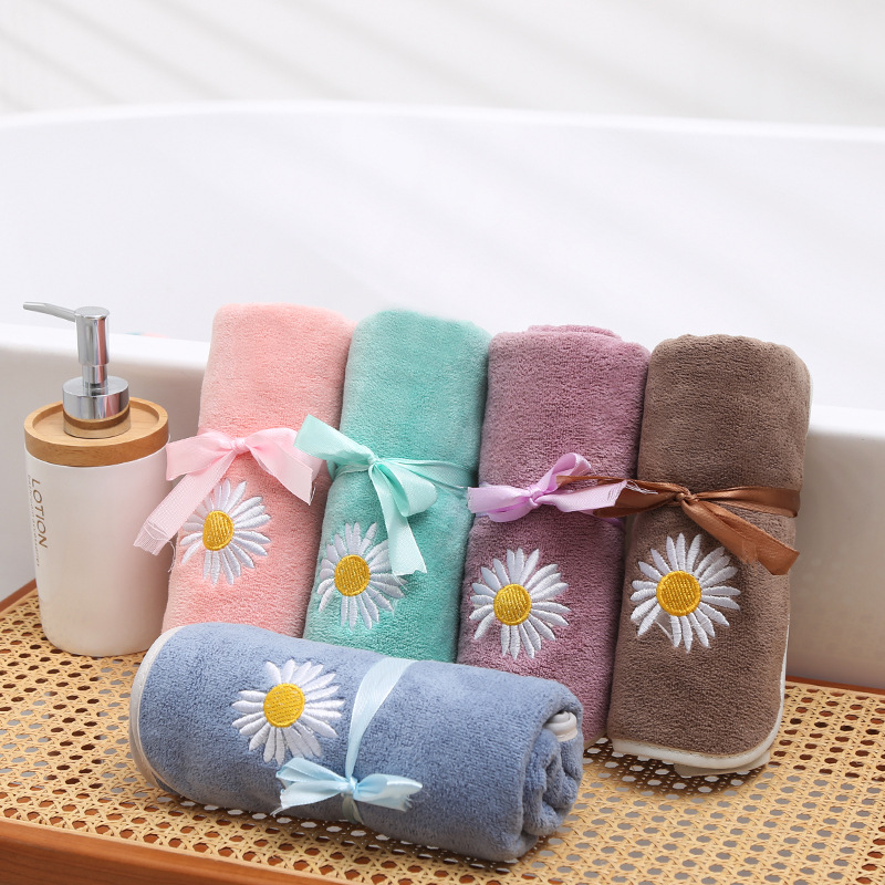 factory wholesale youth towel little daisy minimalism towel thickened absorbent household daily printed logo details Picture