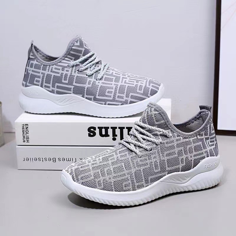 xijiang drifting special men's and women's sports shoes old beijing cloth shoes fashion casual shoes platform plus running coconut shoes Application Scenario