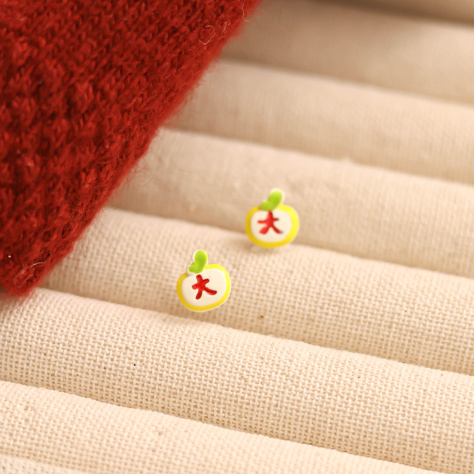 new year red earrings niche high sense temperament wild festival ornament new chinese stud earrings autumn/winter earrings wholesale details Picture