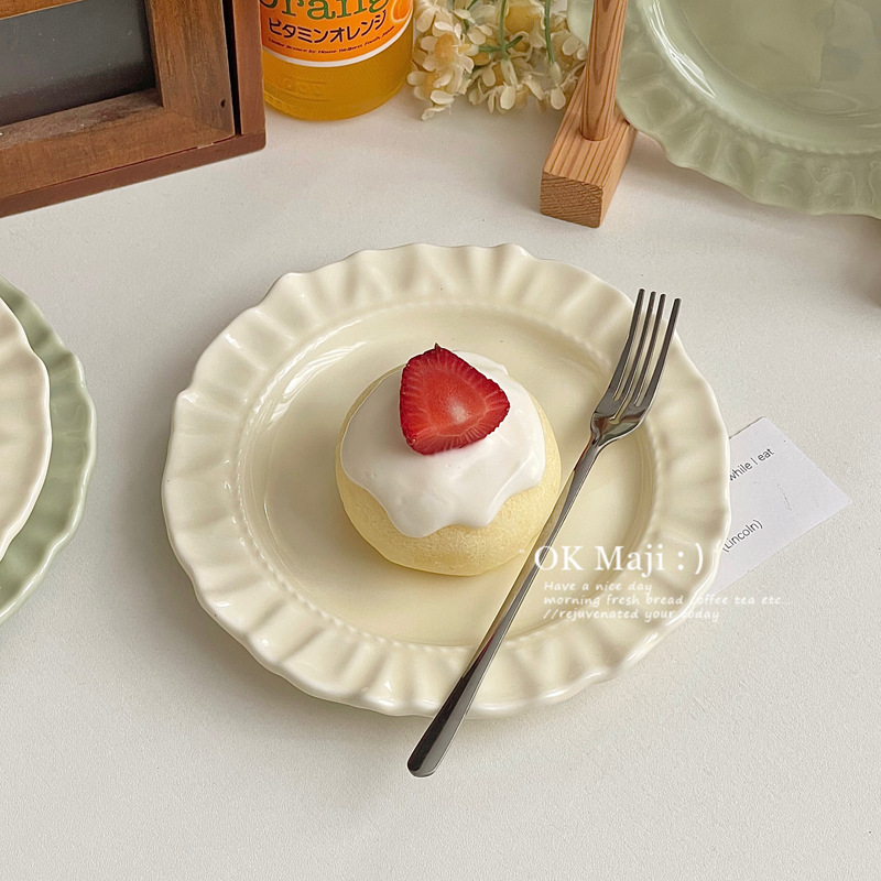 ceramic 6-inch cake dishes household 2025 new plate ins style exquisite beautiful high-grade fruit dessert plate details Picture