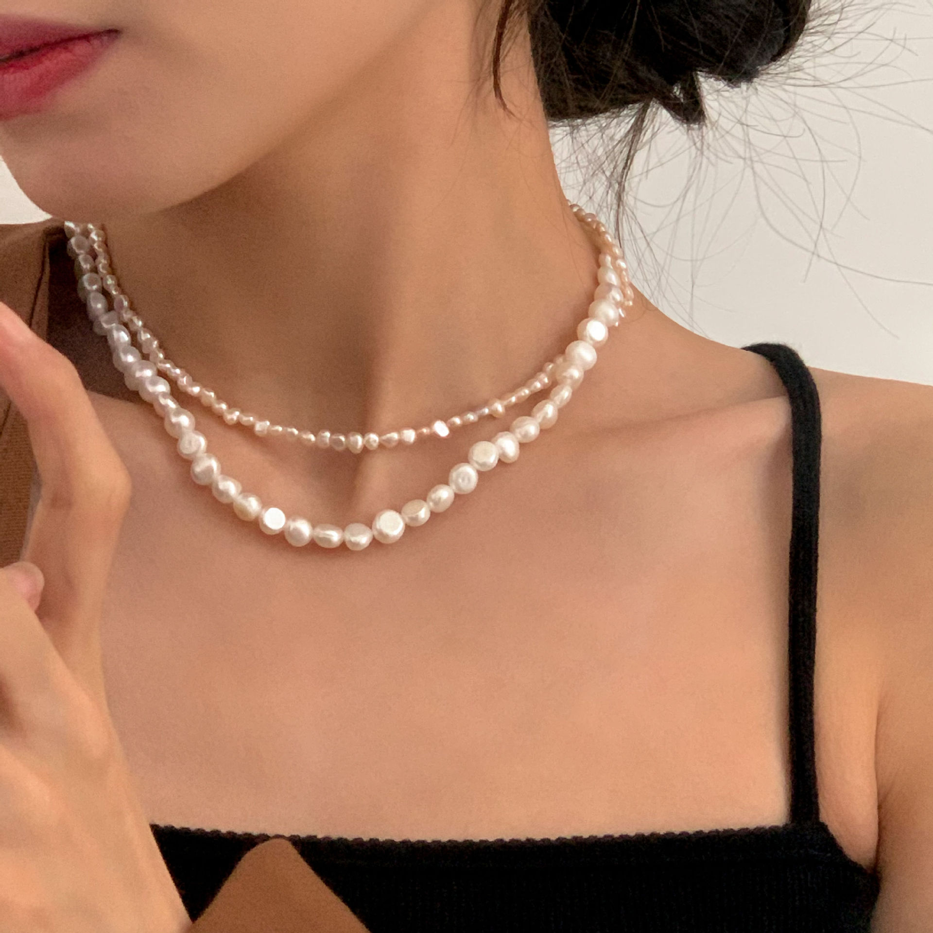 natural freshwater pearl necklace women's fashion barhaoke clavicle chain special-interest design 14k gilded necklace sweater chain Application Scenario