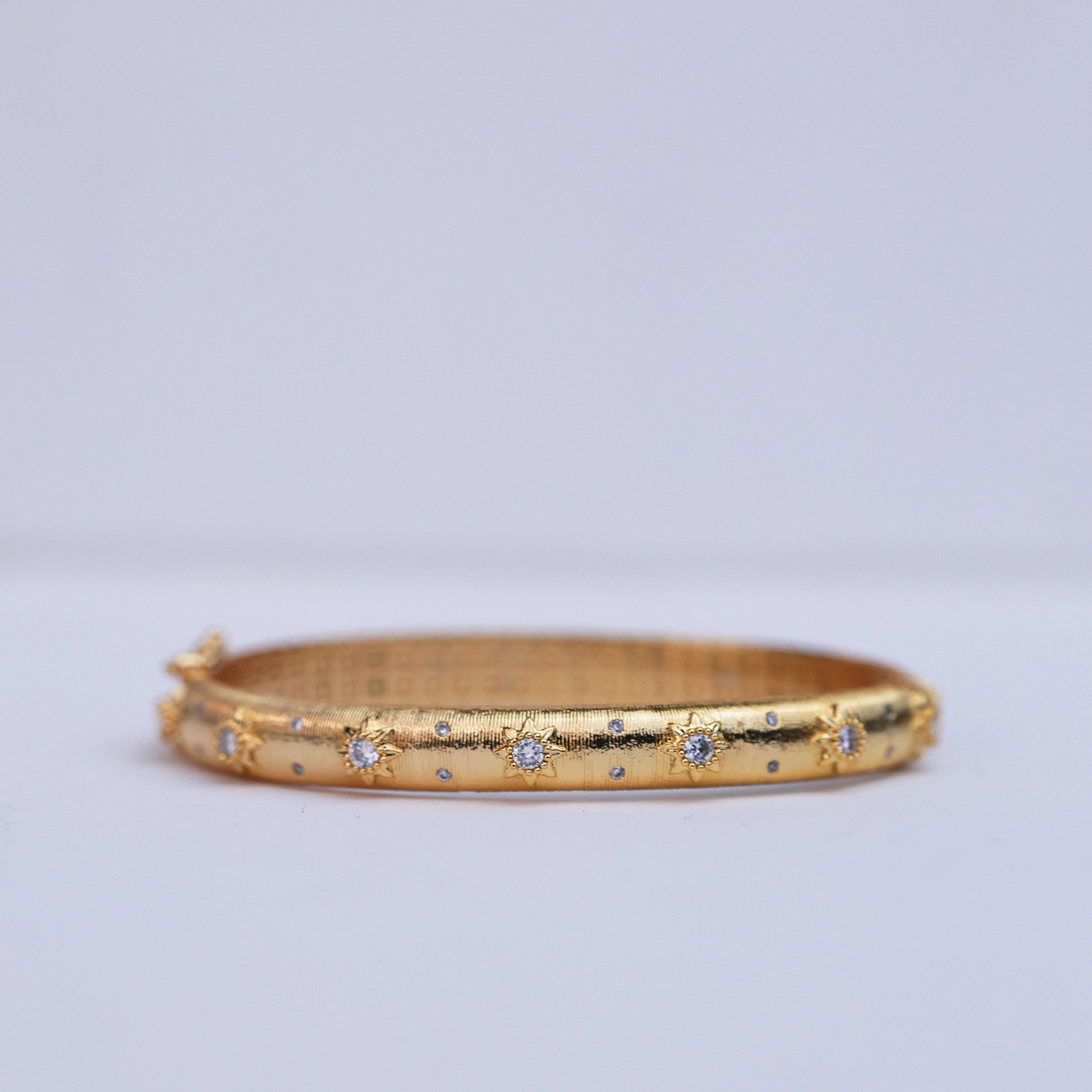 italian jade buche brushed diamond bracelet female 18k all-match mild luxury retro emperor green ornament wholesale details Picture