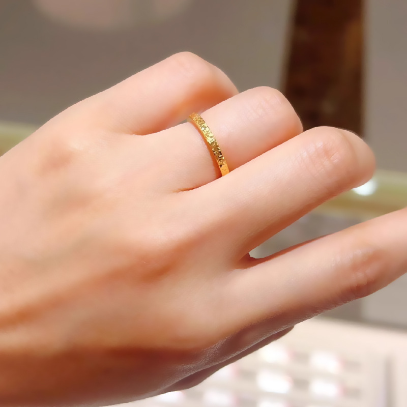 simple mush ice titanium steel ring non-fading 8k gold water ripple handmade hammer texture indifference trend accessories Application Scenario