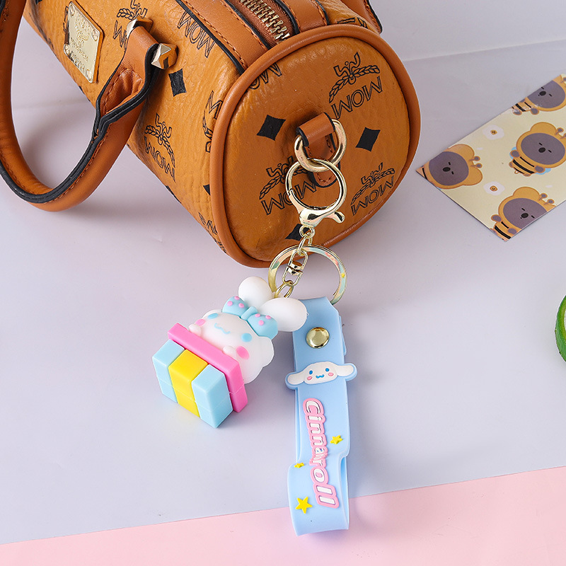 creative sanrio big ear dog keychain pendant small jewelry clow m key ring pendants small commodity small gift Application Scenario