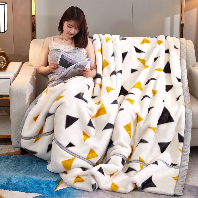 double-layer thickened laschel blanket velvet blanket red wedding gifts blanket leisure blanket children's thickened blanket winter Application Scenario