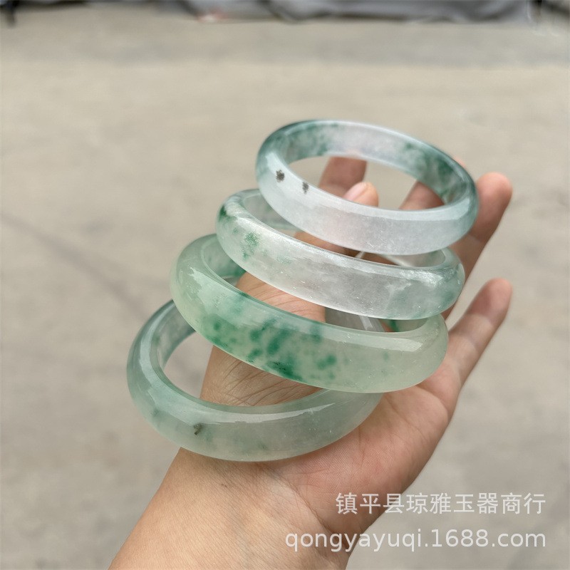 ice-like floating flowers bracelet jade emerald bracelet high ice clear water floating green flower quartzite yuping ice jade bracelet Application Scenario