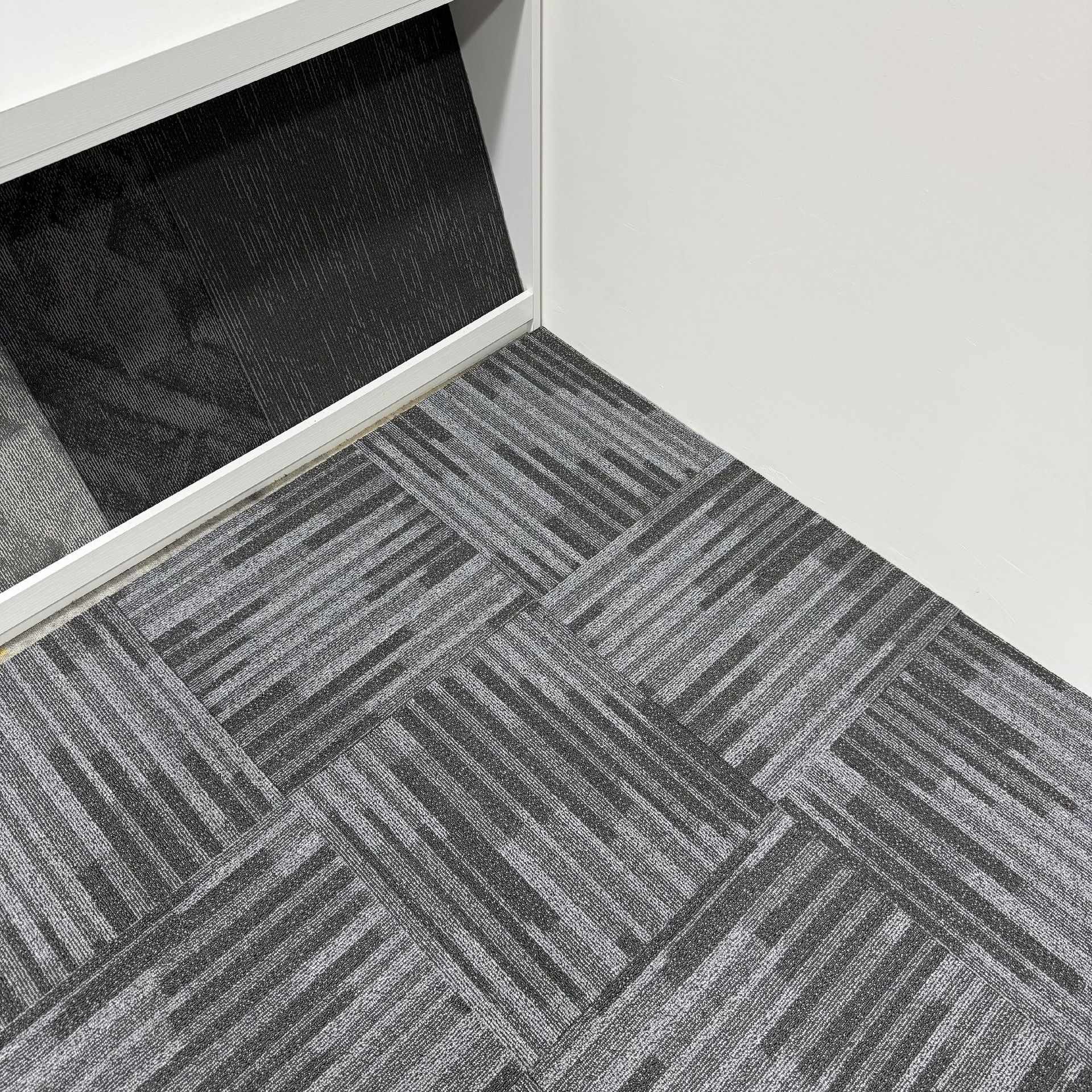 non-woven bottom block splicing carpet hotel office corridor hotel billiard hall villa gym high-end Item Picture