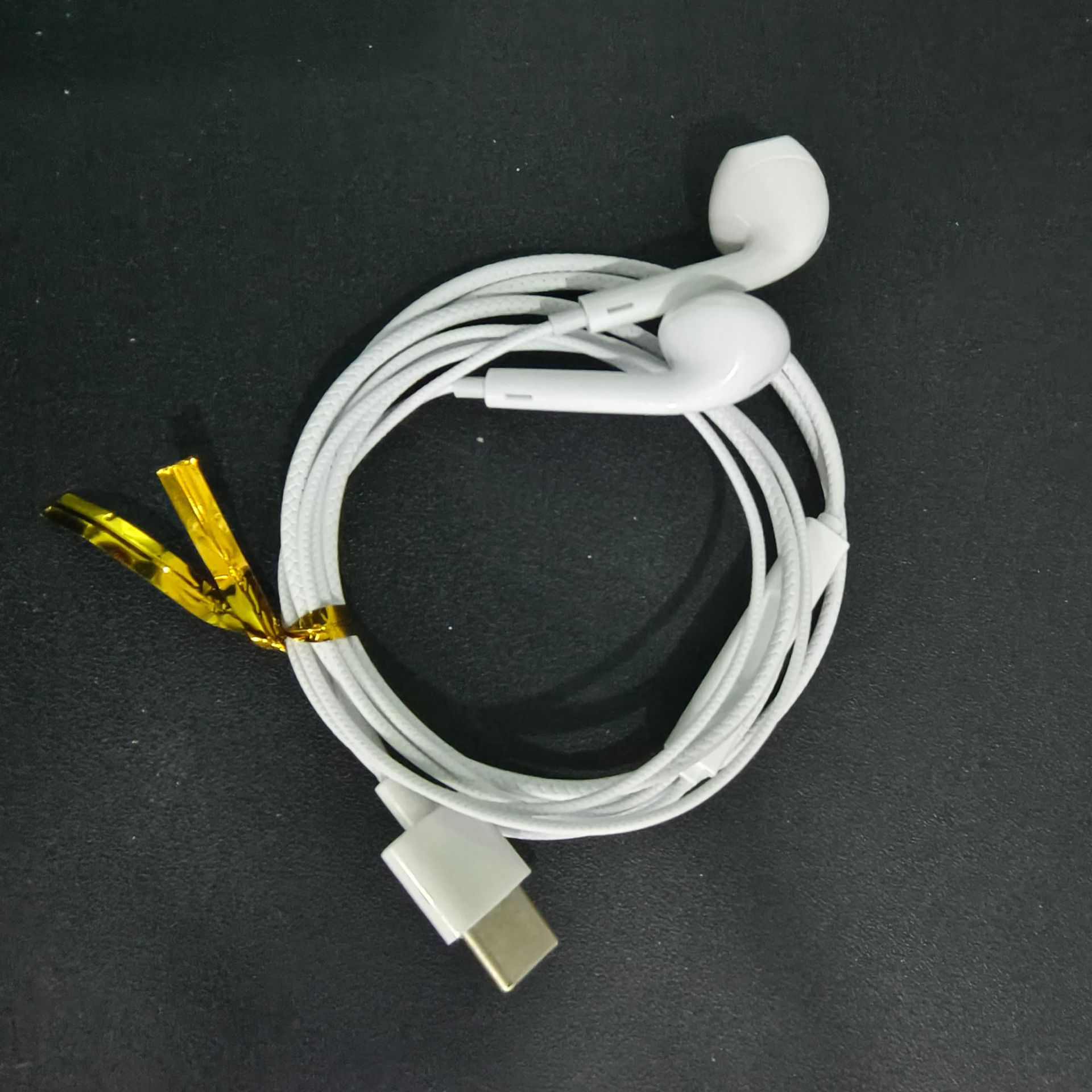 in-ear flat head flat mouth 3.5 round hole music headset wire control headset with microphone details Picture