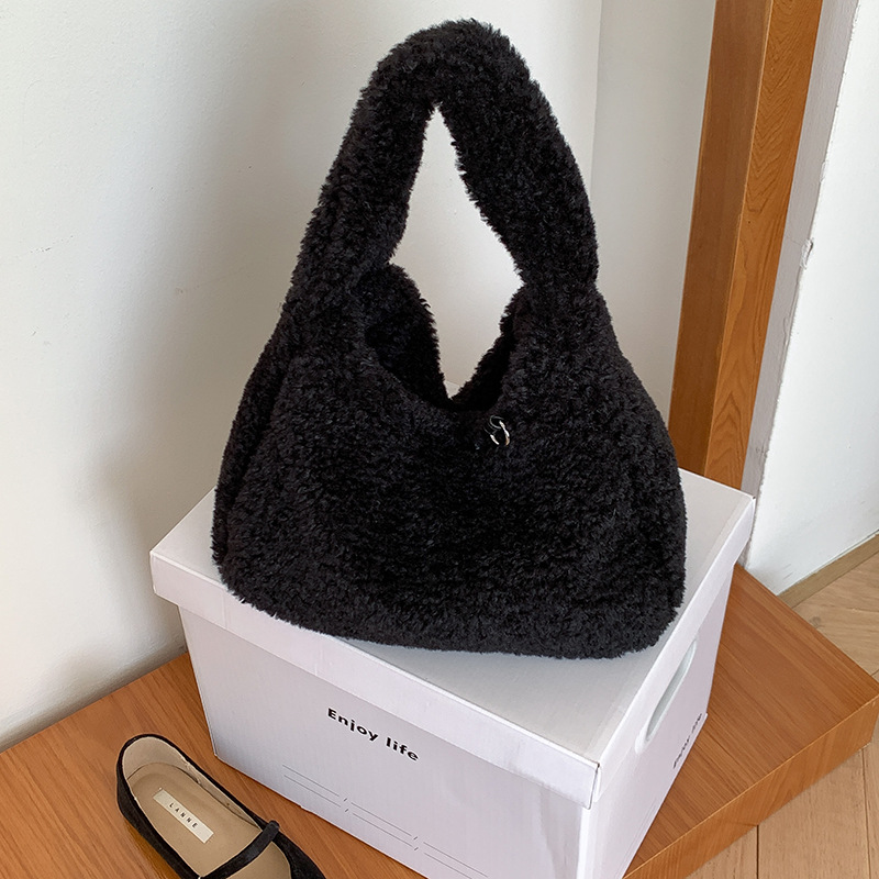 women's korean style autumn and winter large-capacity lambswool handbag commute minimalist fashionable teddy plush handbag full figure