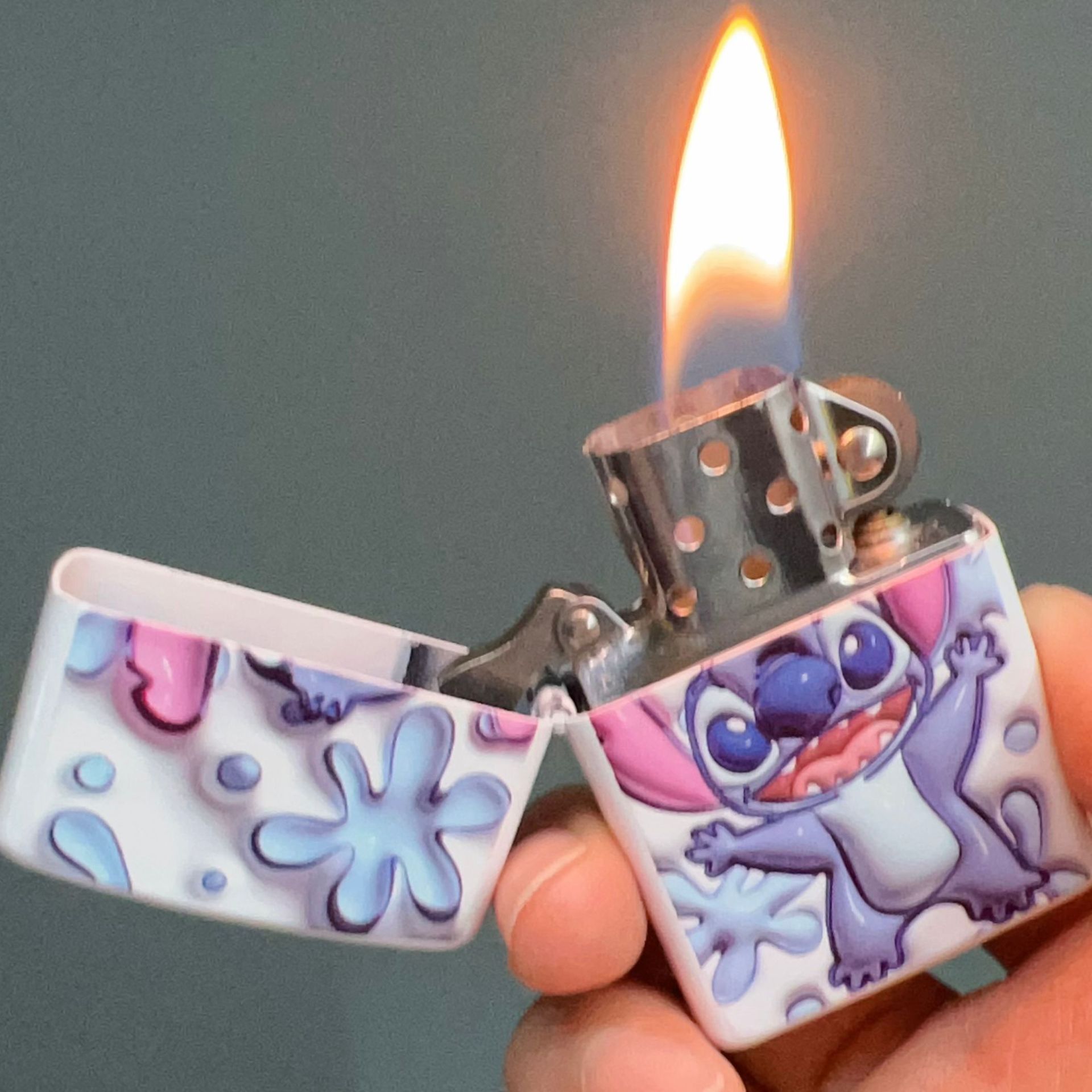 good-looking kerosene lighter metal flip grinding wheel retro anime creative personality wind proof net popular ins Specification drawing