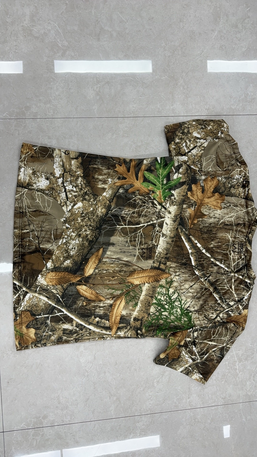 New men's casual sports camouflage round-neck short-sleeved European and American style sun protection quick-drying outdoor fishing and hiking T-shirt Application Scenario