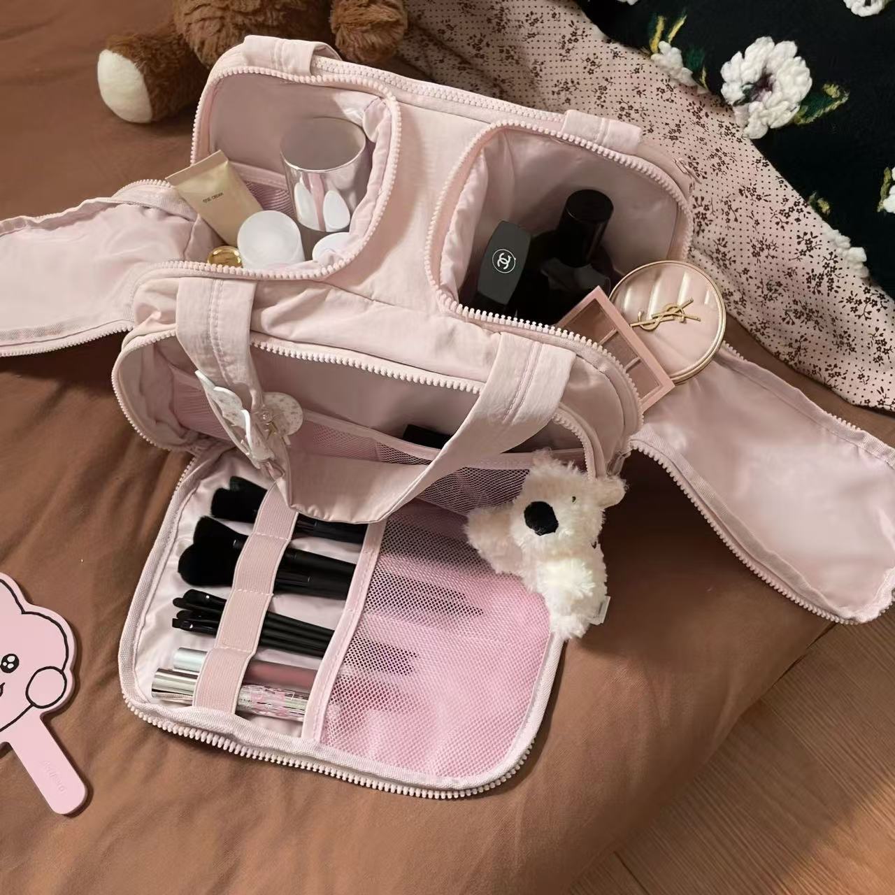 double wide opening large capacity! fluffy cosmetic bag female 2024 new high-end travel portable toiletry bag Application Scenario
