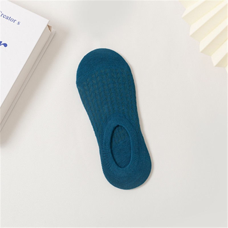 qianyuan season 7a antibacterial deodorant short socks pure cotton socks men's and women's spring and summer striped silicone non-slip invisible boat socks women Application Scenario