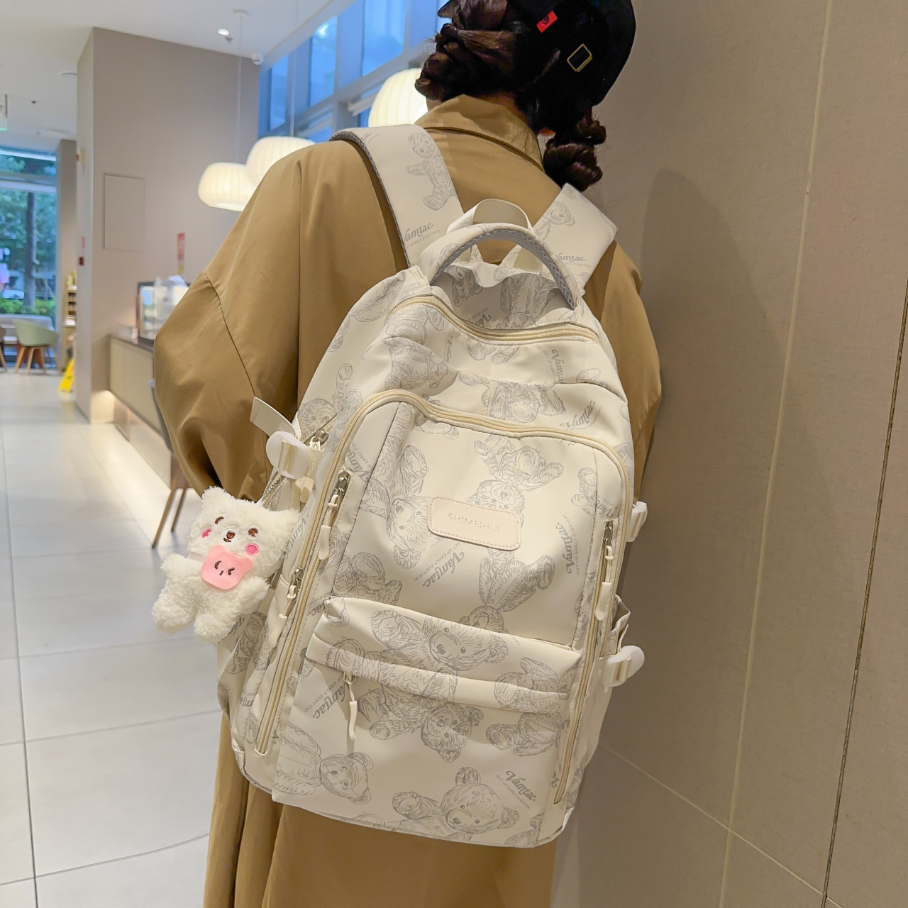 cross-border in stock wholesale backpack male junior high school student trendy large capacity schoolbag female high school student 2024 new Application Scenario