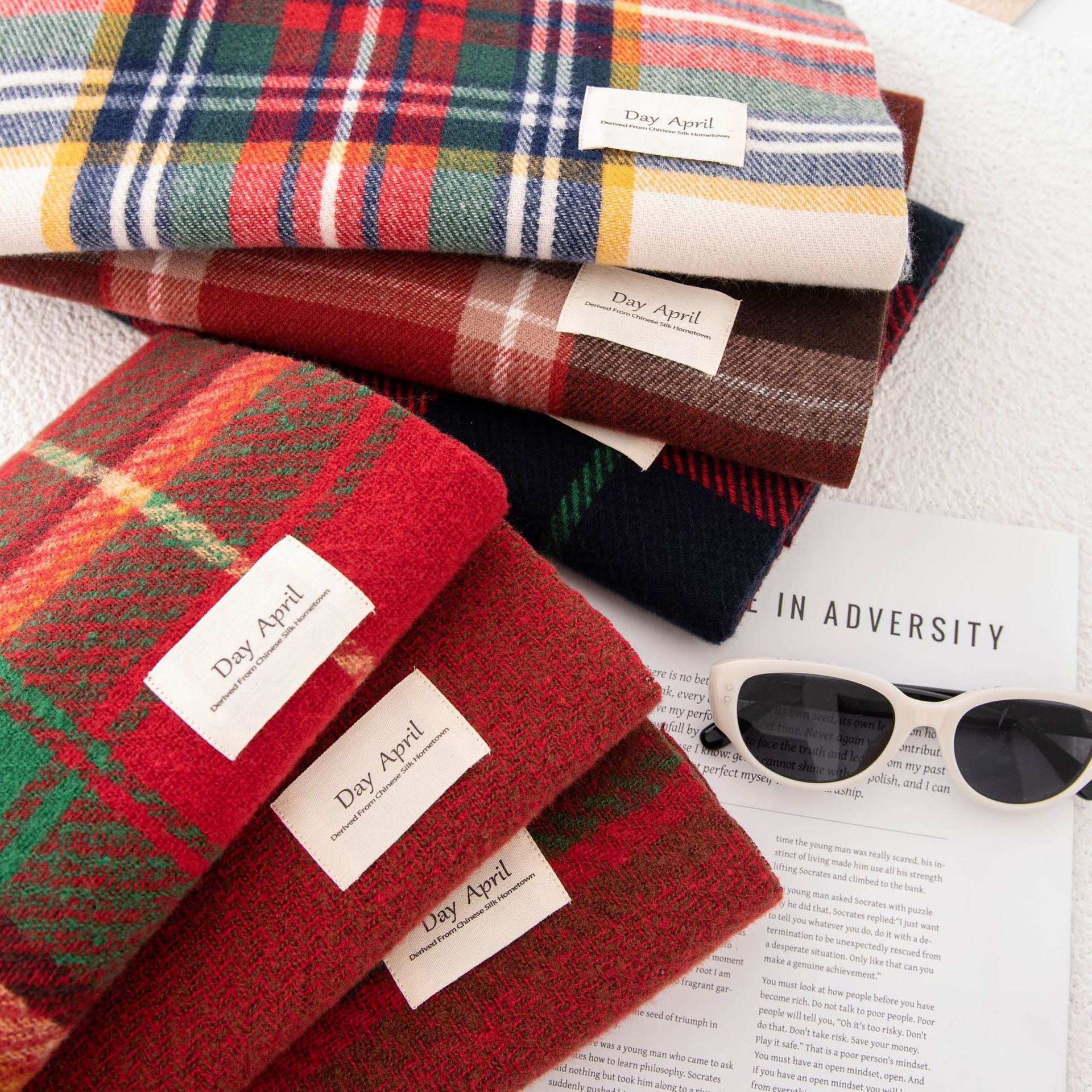 new year ankela red plaid scarf winter atmosphere all-match women's cashmere feel scarf warm shawl Application Scenario