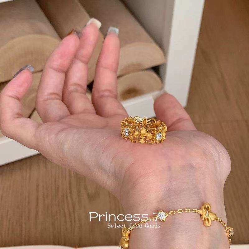 "flower-de-luce" light luxury mid-ancient vntage retro personalized metal flower brushed zircon ring twin ring details Picture