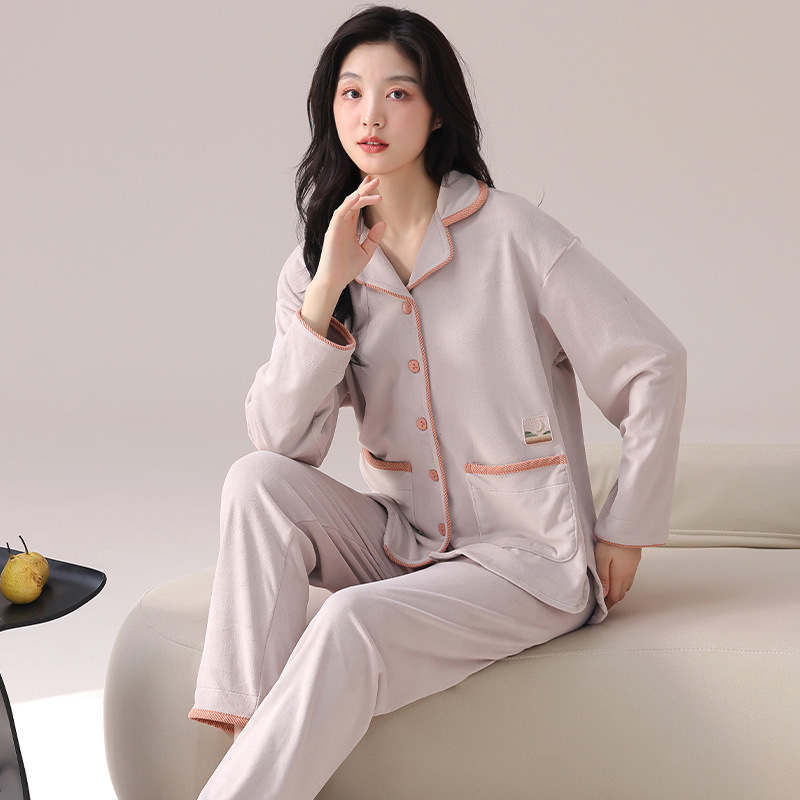 2025 new de velvet pajamas ladies autumn and winter keep warm pure color simple casual suitable for daily wear homewear suit Application Scenario