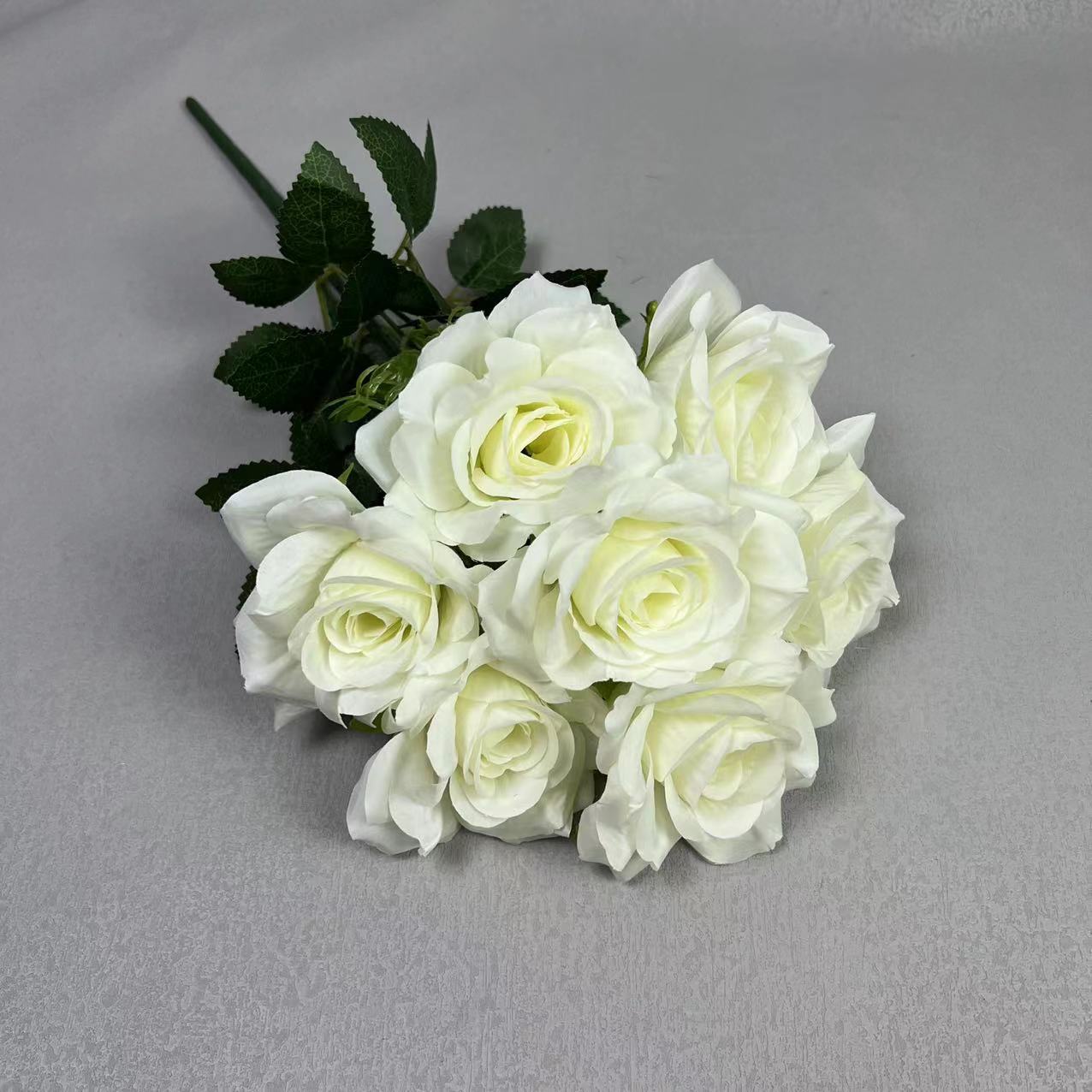 artificial rose 7-head bunch of roses wedding bouquet holder simulation bouquet small bouquet wedding flowers wholesale Application Scenario