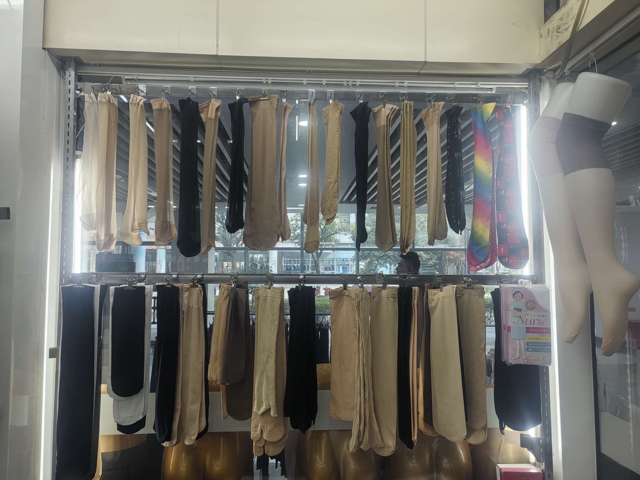 Crystal mid-calf socks, nylon mid-calf socks, polyester mid-calf socks, velvet mid-calf socks, core-spun yarn mid-calf socks