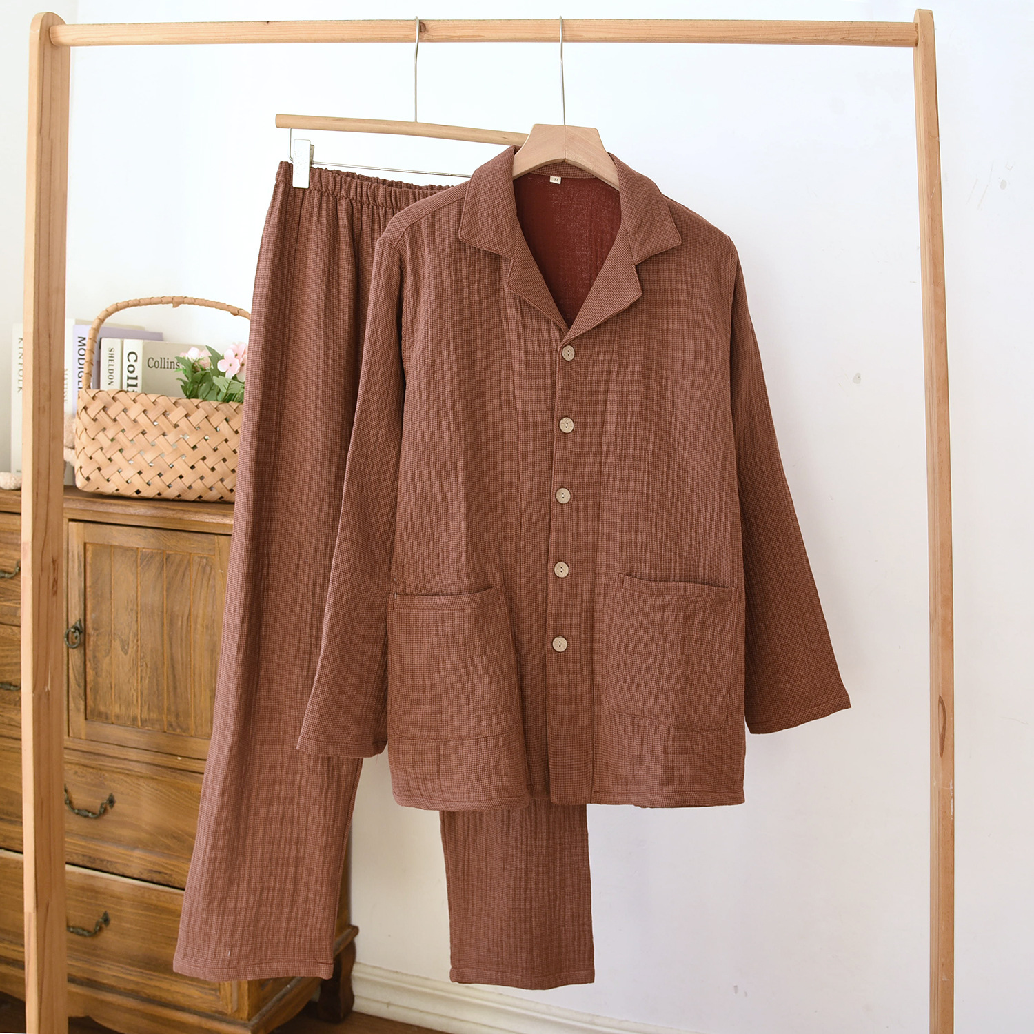spring, autumn and winter cotton four-layer gauze couple's pajamas sets plus size home wear long sleeve trousers crepe cotton suit Application Scenario