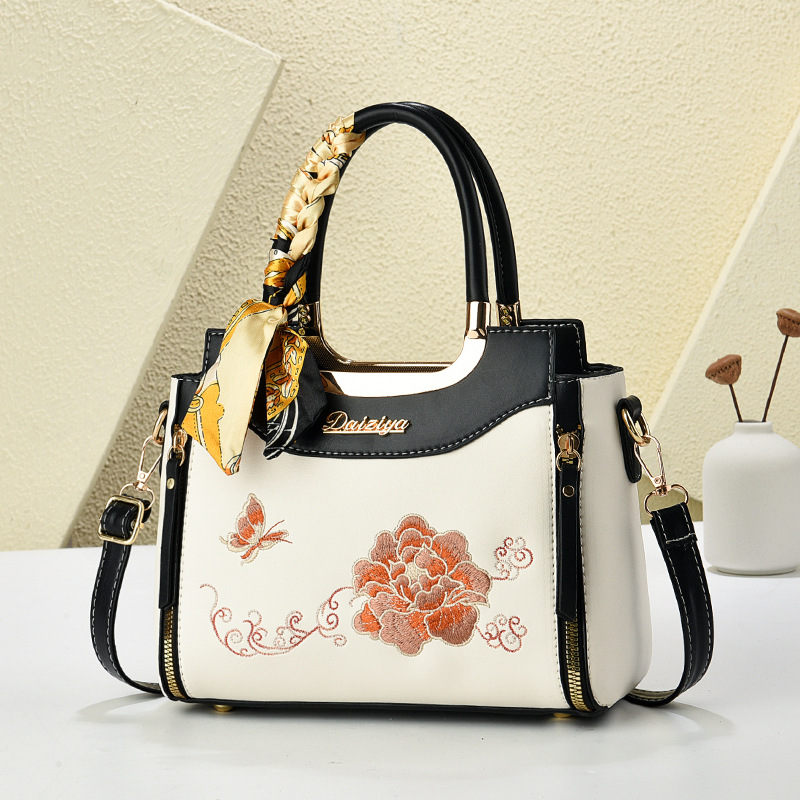 cross-border chinese style women bag handbag middle-aged temperament mother's birthday gift bag for mother wedding bag women Application Scenario