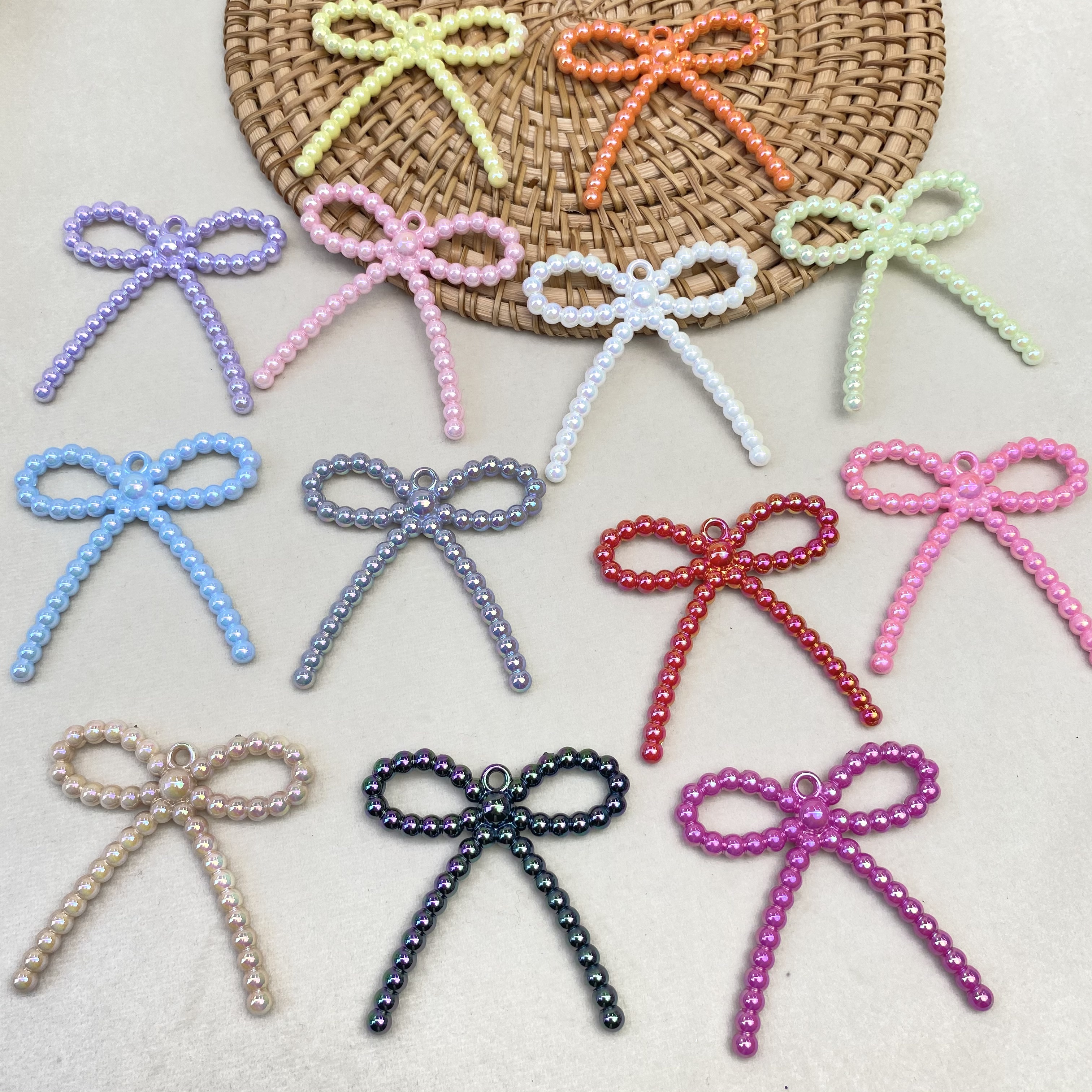 Acrylic solid color UV-coated large hanging hole bow /diy mobile phone chain keychain bag hanging decorative accessory material loose beads Application Scenario