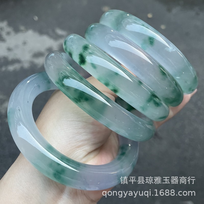 ice-like floating flowers bracelet jade emerald bracelet high ice clear water floating green flower quartzite yuping ice jade bracelet full figure