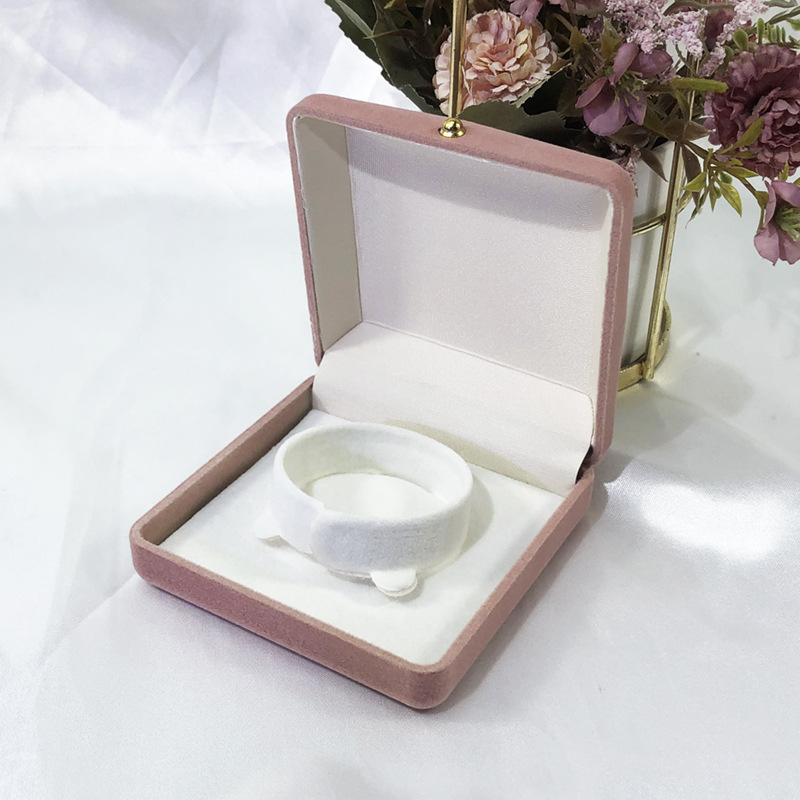 gold buckle velvet box jewelry wedding couple rings necklace box bracelet long chain jewelry storage ear stud earring jewelry box details Picture