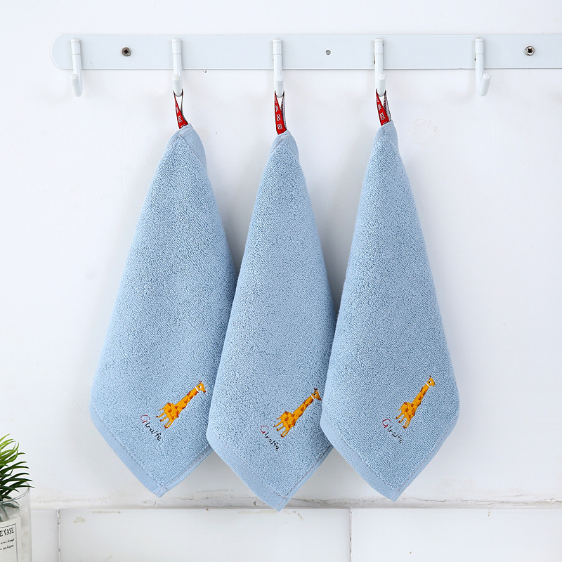 100% pure cotton 32-strand small square towel 25*25 cartoon embroidered plain hook children's square towel kindergarten baby towel Application Scenario