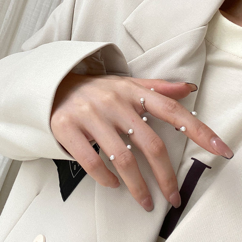 diamond-embedded thin ring women's japanese and korean style niche fine circle carbink ring opening exquisite stackable gold open ring Application Scenario