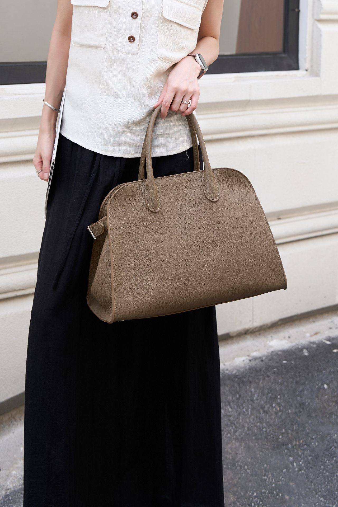 the @ row autumn and winter stars same style bag suede margaux15 handbag commuter computer hand-held tote details Picture