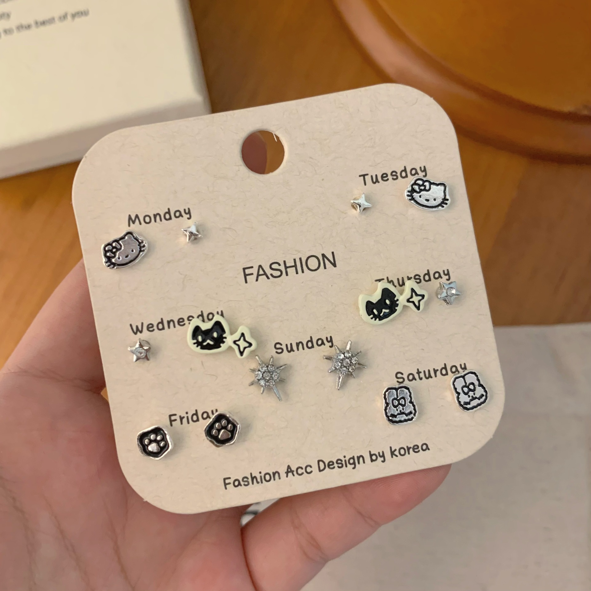 popular cute cartoon  puppy stud earrings geometric one week set star moon design sense small and versatile female earrings Specification drawing