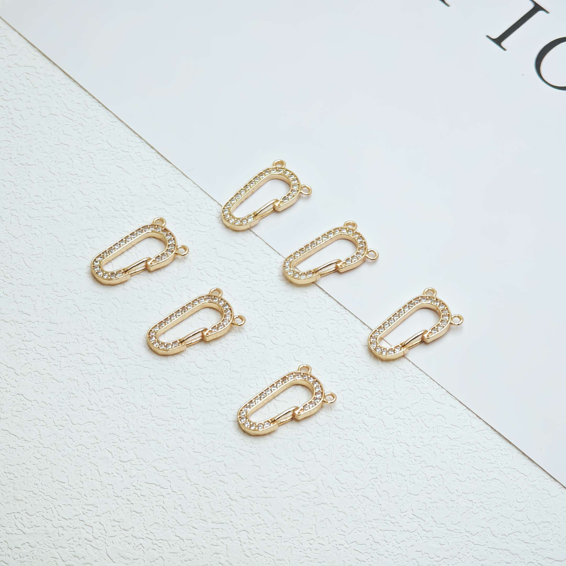 Obiya long and elegant earrings, women's accessories, fashionable and elegant little swan pendant accessories, trendy and versatile accessories. Specification image