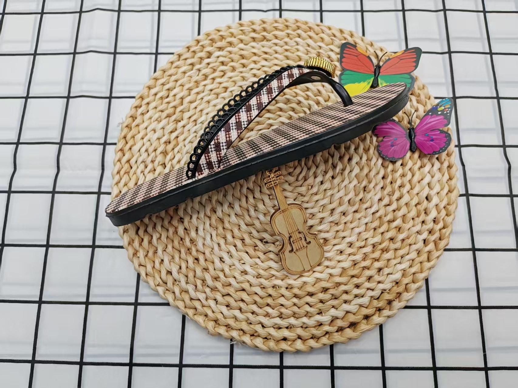 New herd-shaped casual flat flip-flops beach slippers, durable outdoor flip-flops for home use Specification drawing