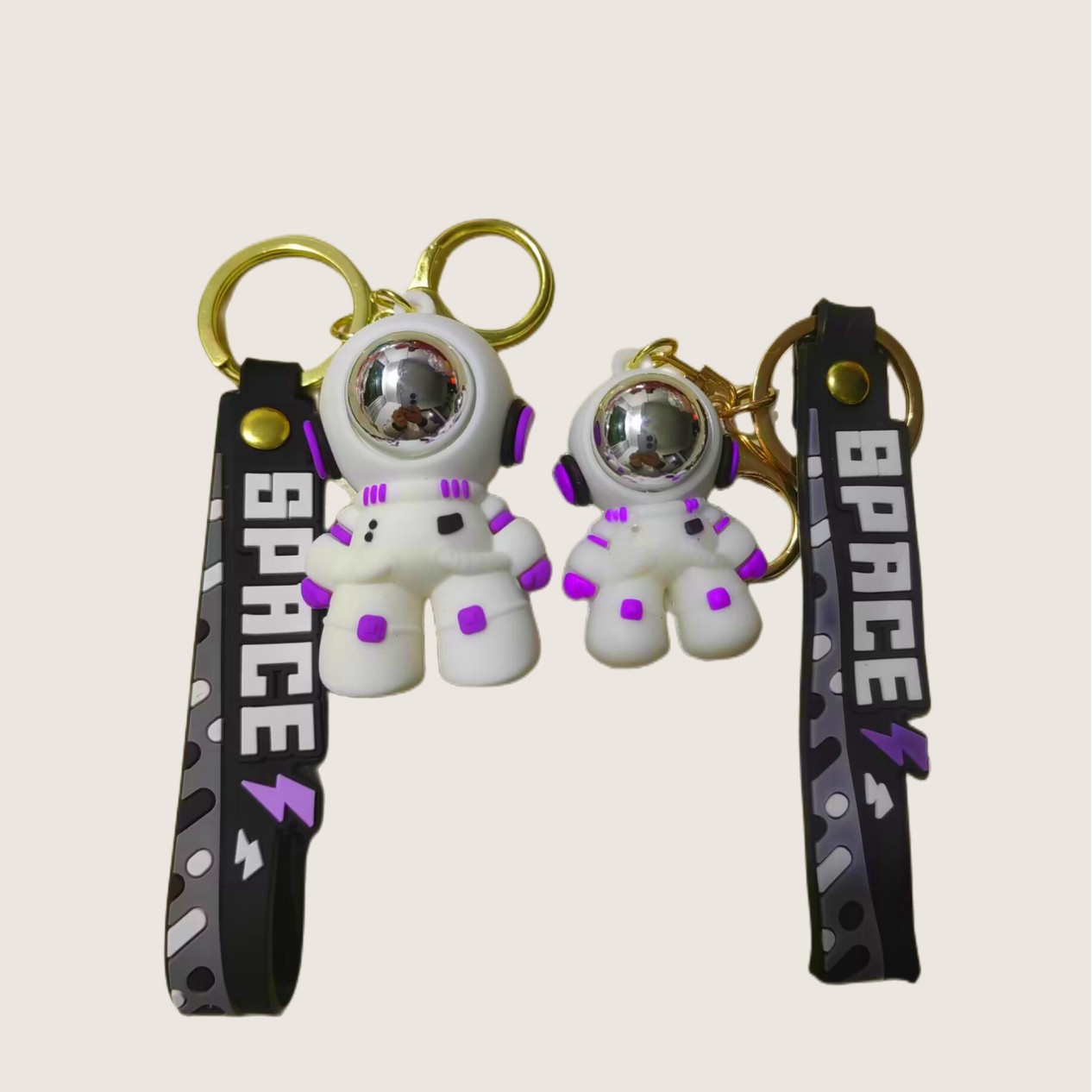 astronaut keychain spaceman cartoon doll men and women couple bags automobile hanging ornament prize claw doll wholesale Application Scenario