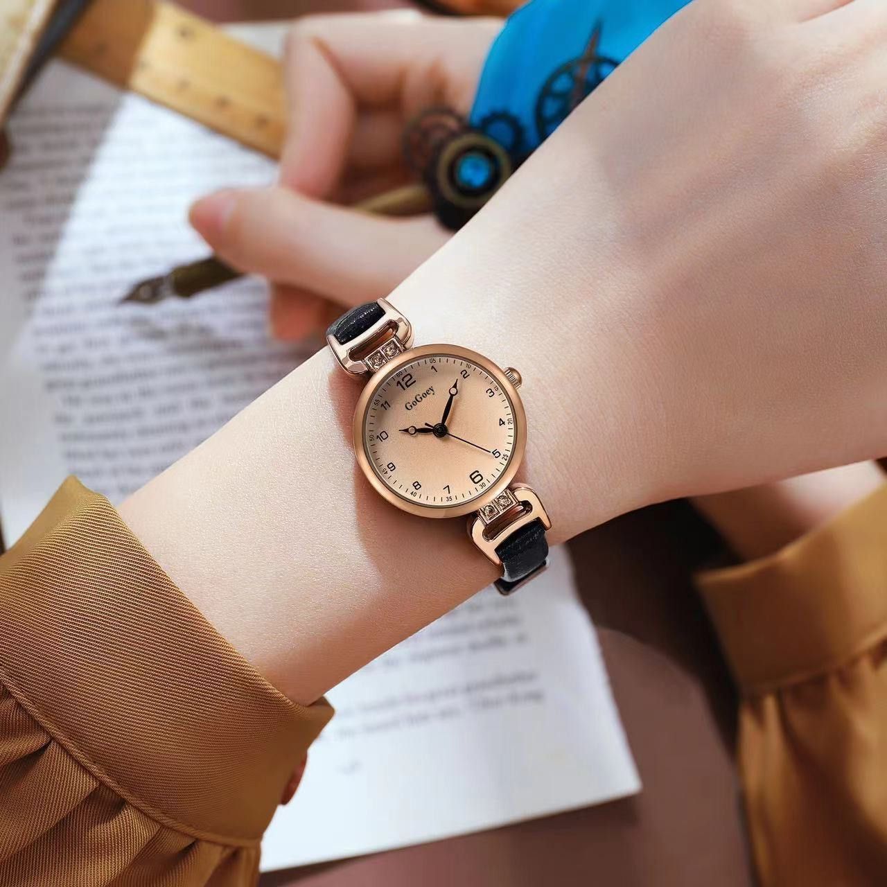 retro examination watch women's student ins good-looking light luxury british classic style small dial women's quartz watch Application Scenario