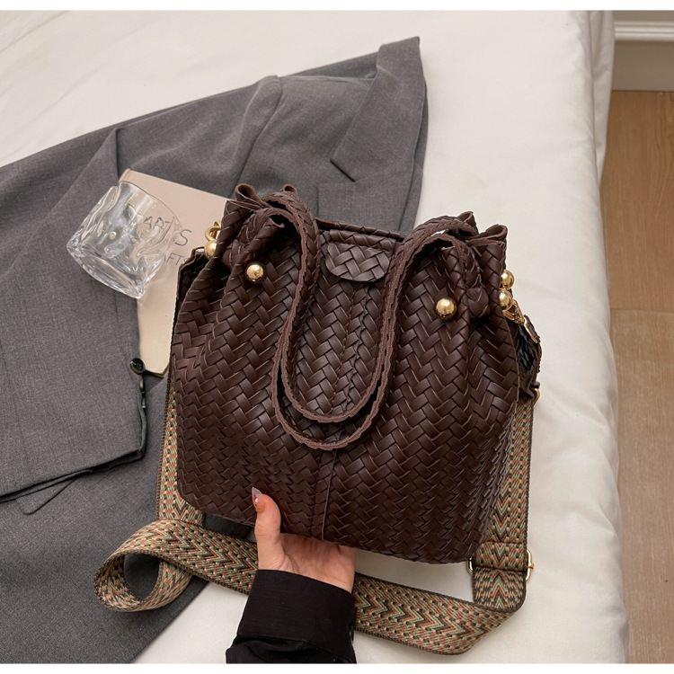 cross-border bag women's high sense versatile bucket bag summer 2025 new broadband shoulder messenger bag women's handbag details Picture