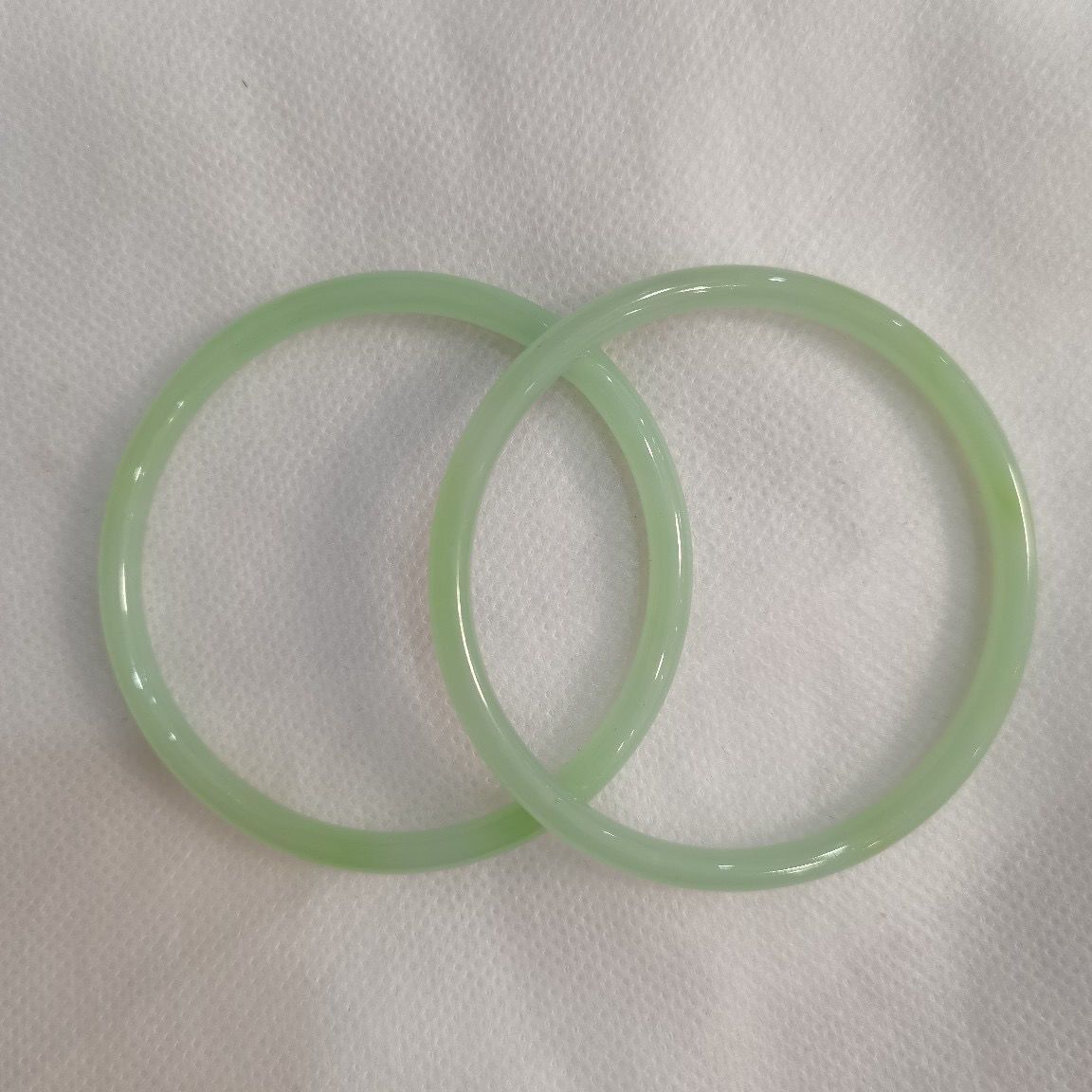 natural xinjiang tianshan jade bracelet xue cui ice waxy kinds half landscape blooming floating flowers thin round bar jade bracelet children's style details Picture