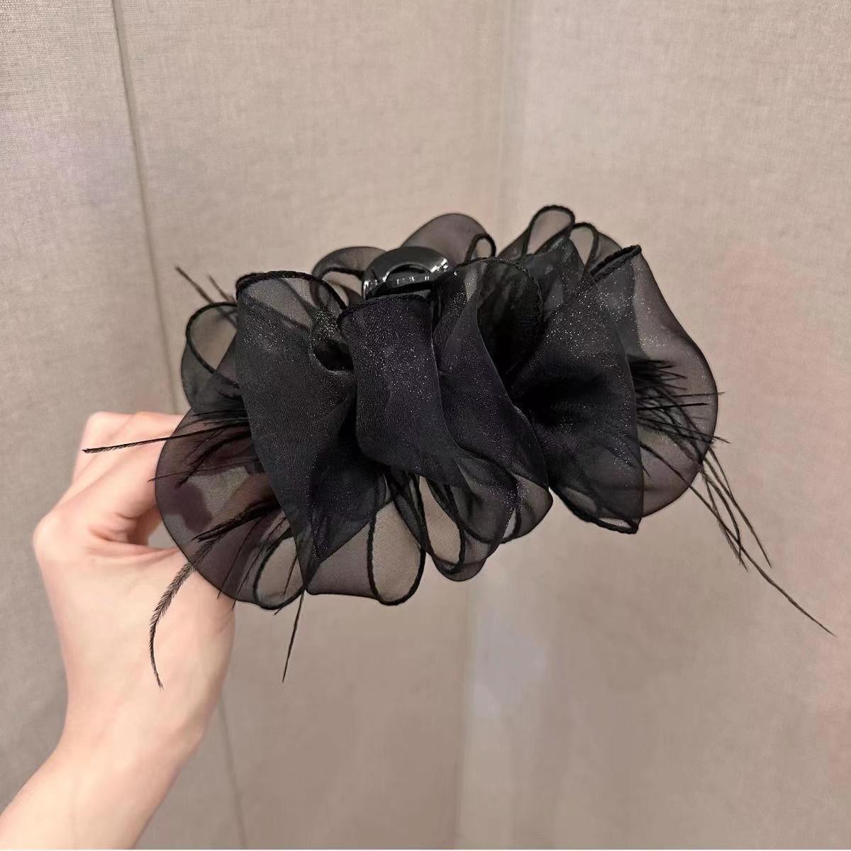 cloud bubble mesh grip female 2024 new high-grade large feather shark clip headdress hairpin headdress flower details Picture